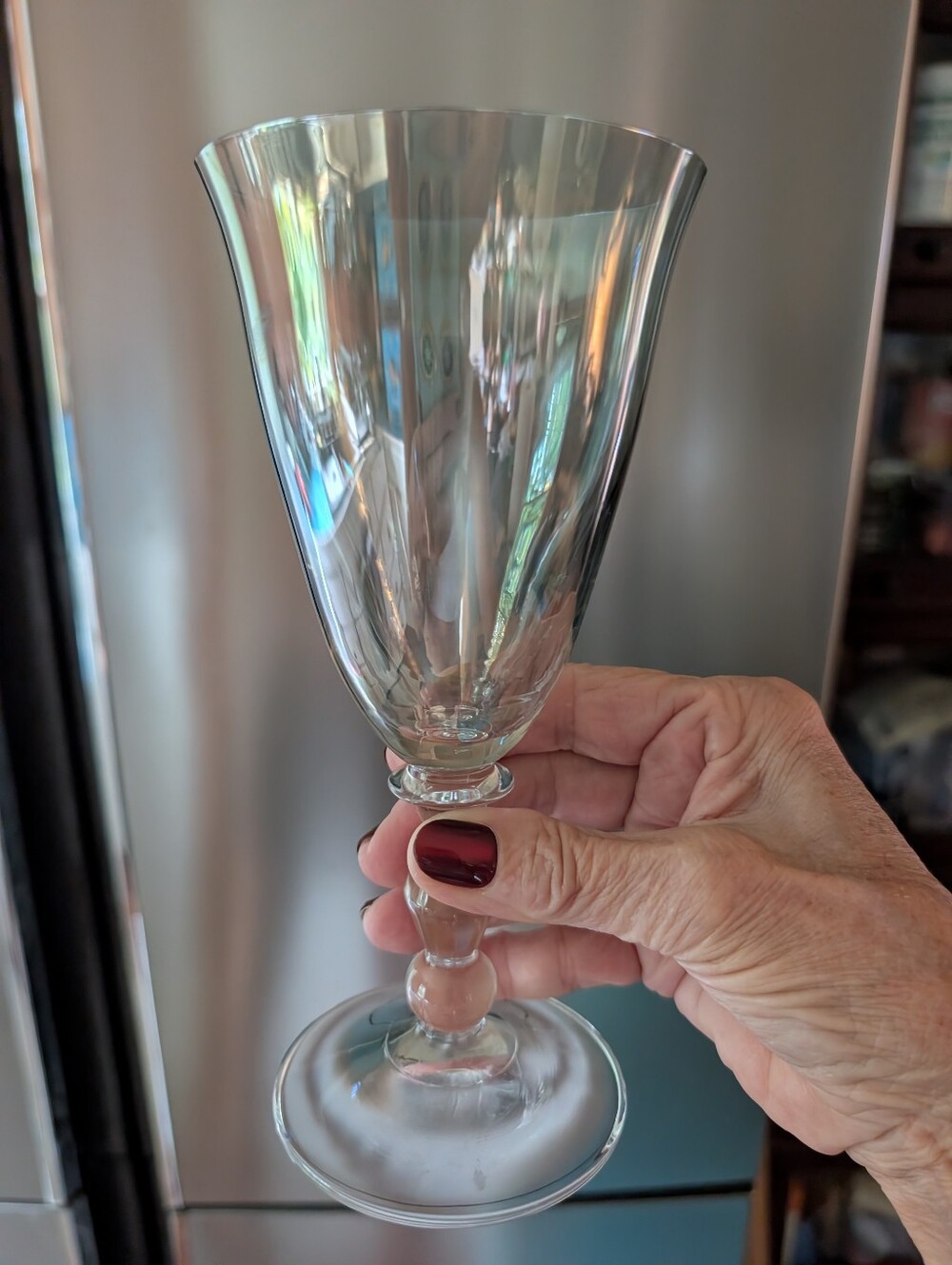Mikassa Vintage Irridessant Green Crystal Wine/ Water - Classic